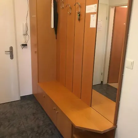3 Min Walk To Old Town Apartment *